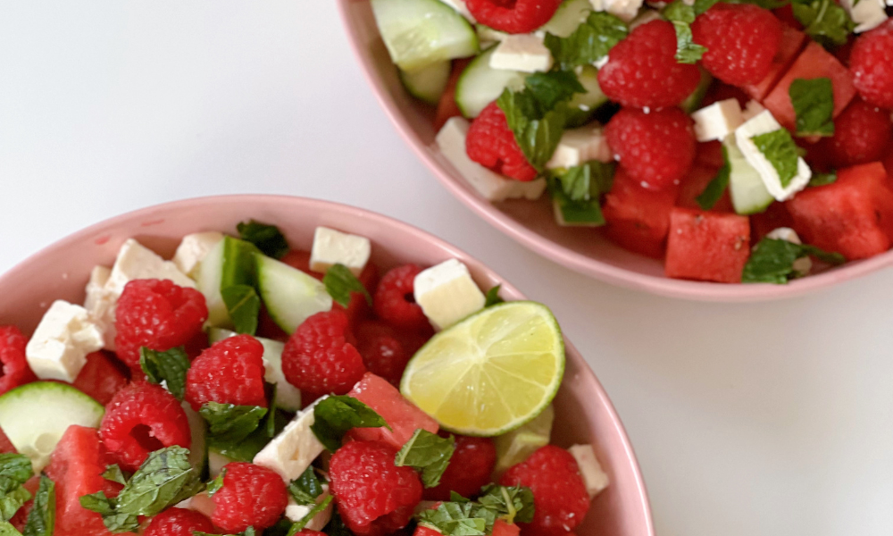 Hier sehen Sie ein Beitragsbild für den sommerlichen Salat mit Melone und Minze im RAUM concept store